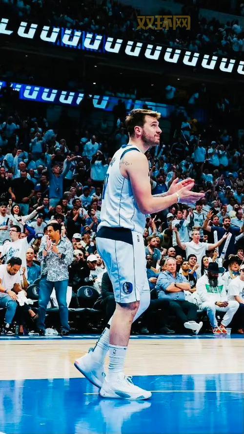 NBA 2K15：重温篮球盛宴，体验真实赛场