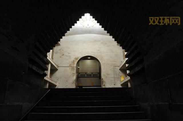 皇陵穹顶:盗墓者的觊觎,帝王陵墓的秘密!