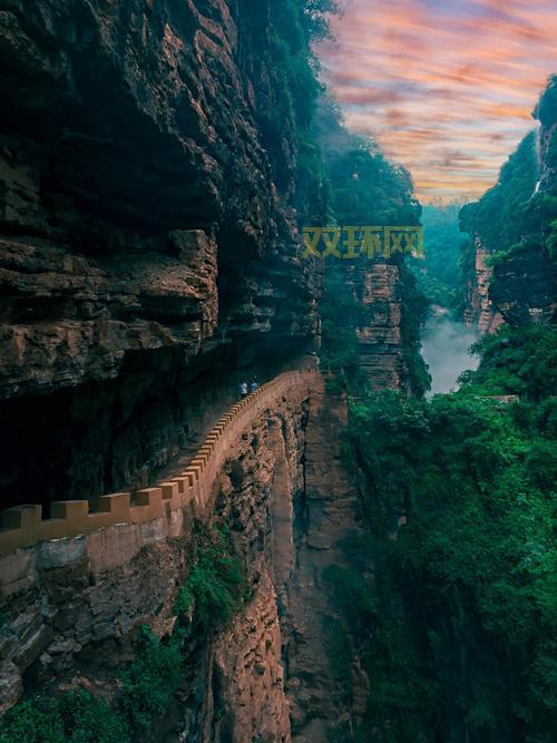 死亡峡谷探秘:勇敢者的禁区,探索地球上最危险的峡谷