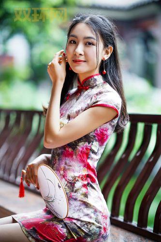 宅男女神宝贝：性感与甜美并存的魅力