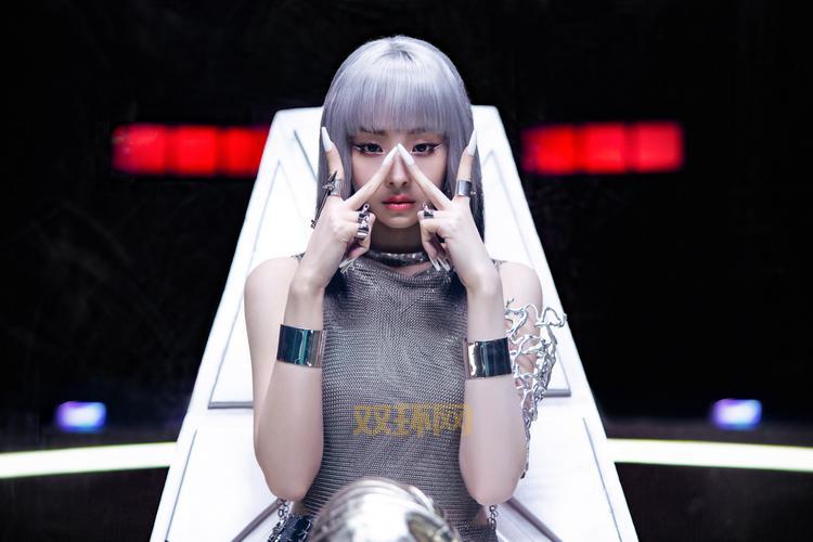 whosthatgirl真人是谁?深扒这个神秘女孩的身份!